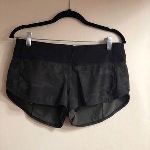 Lululemon Speed Up Short - Green Camo
